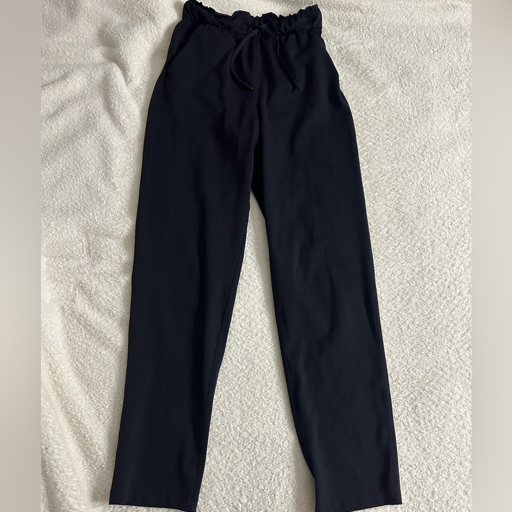 Lululemon keep moving pants size 2 - Picture 3 of 5
